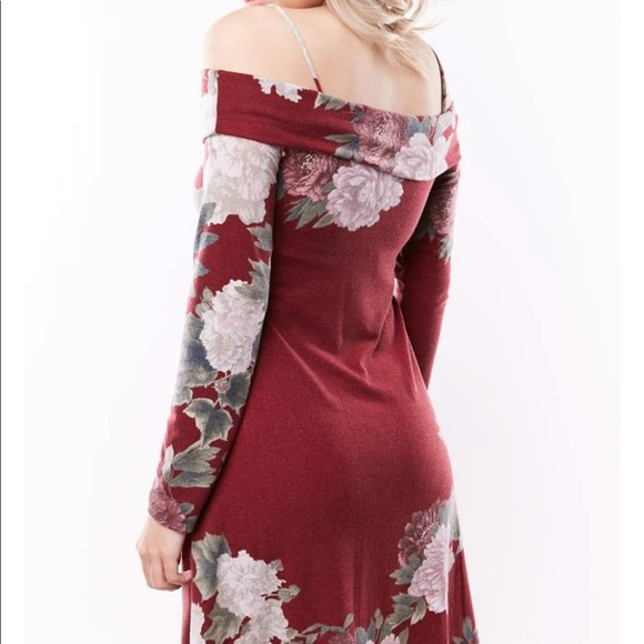 Off shoulder dress - Picture 2 of 3